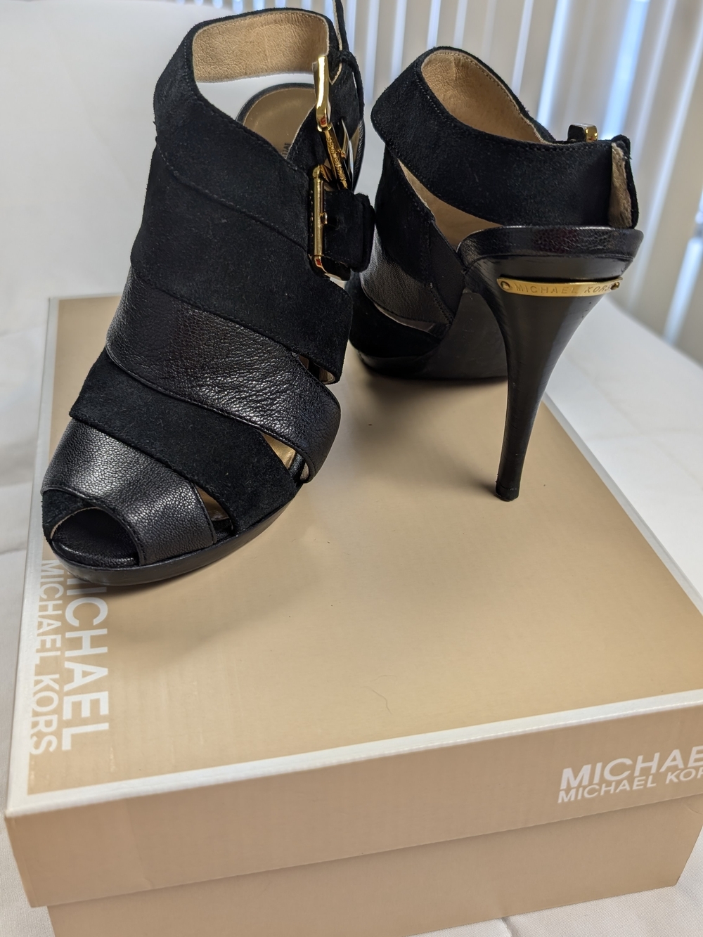Michael Kors Kincade Black Suede & Leather Strappy Heels Sandals Size 6.5M 4"